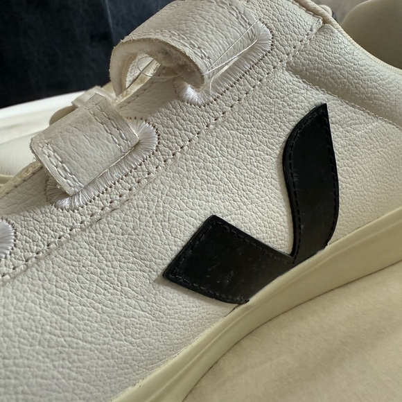 Veja White and Black Sneakers with Minimalist Design - Picture 6 of 6
